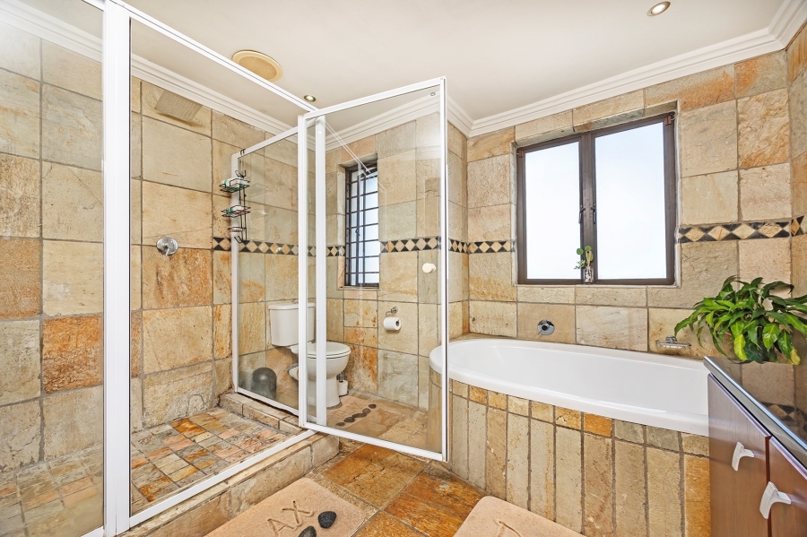 4 Bedroom Property for Sale in Van Riebeeckshof Western Cape